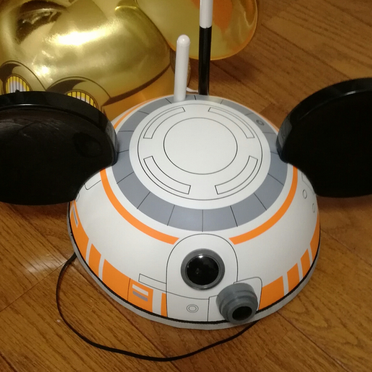 ディズニー スターウォーズ ファンキャップ イヤーハット 帽子 カチューシャ 被り物 C3po 8 ミッキーマウス スター ウォーズ 売買されたオークション情報 Yahooの商品情報をアーカイブ公開 オークファン Aucfan Com