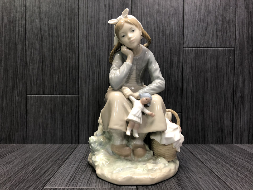 リアドロ 思いにふける少女 高さ23cm リアドロ 思いにふける少女 高
