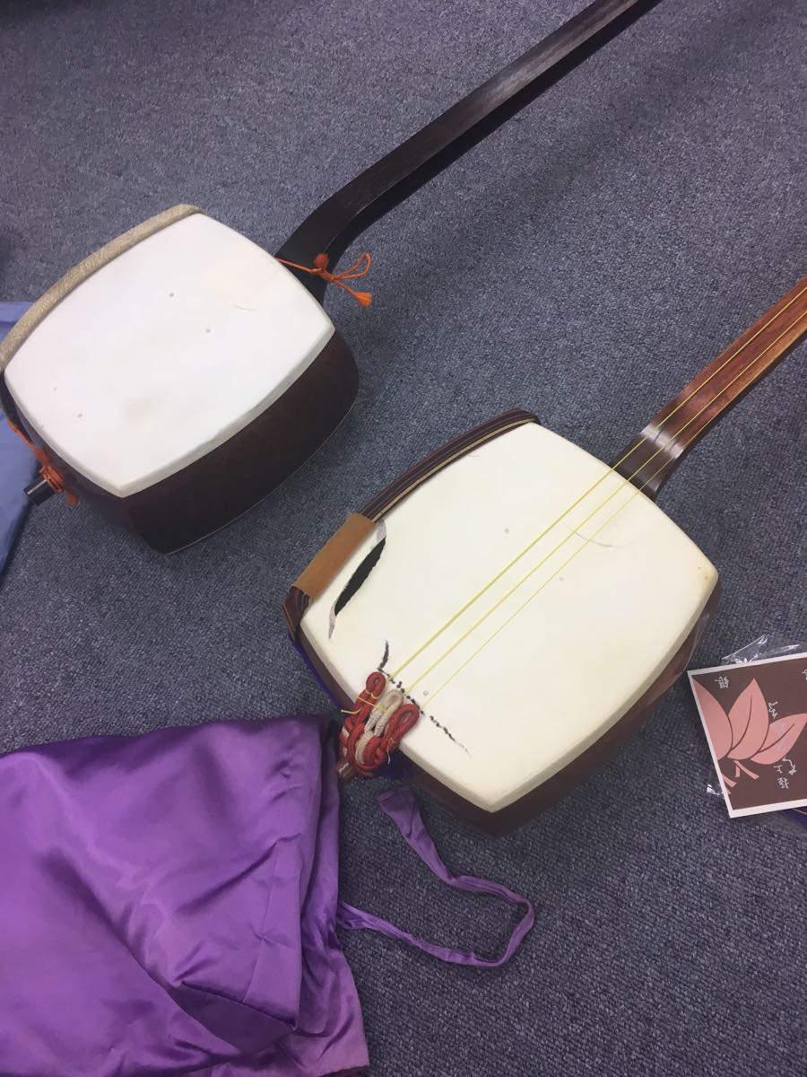 三味線 2本セット バチ 付属品付 専用木箱有