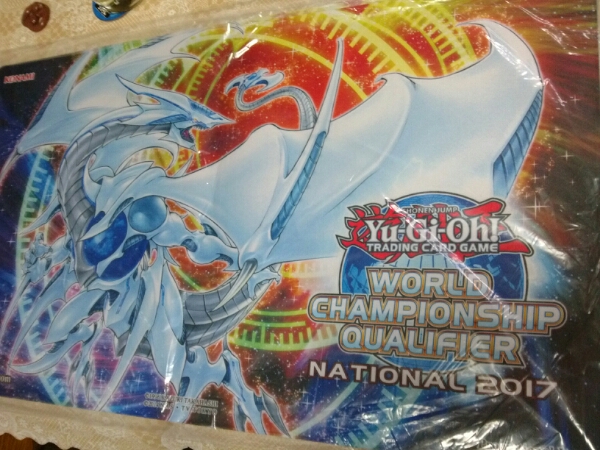 遊戯王WCQ公式未開封コズミックブレイザードラゴン プレイマット
