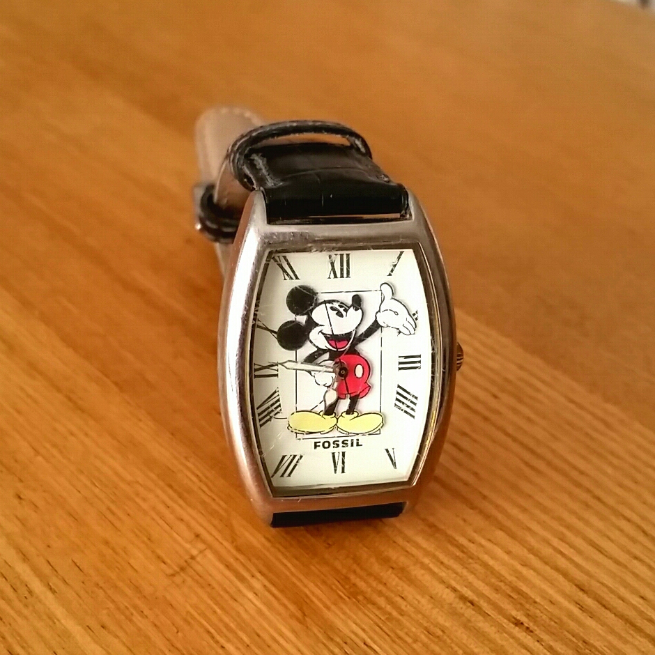 稼働OK「FOSSIL」×「Disney」 コラボ腕時計