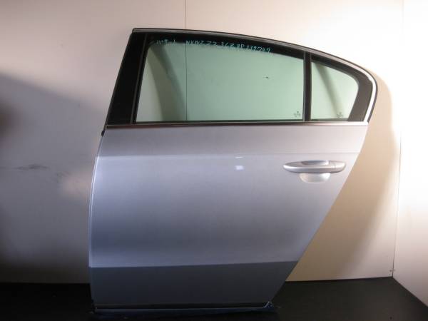 VW パサート （3C）　左リアドア（S）　中古　ｖ970701L
