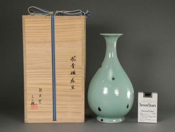 AB018. 韓国人陶芸家 毛正聡作 飛青磁 花生 共箱 / 花器花瓶花入陶器