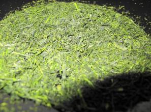 【１６年産】鹿児島産　新茶さえみどり1ｋｇ●コクのでてきた熟成一番茶