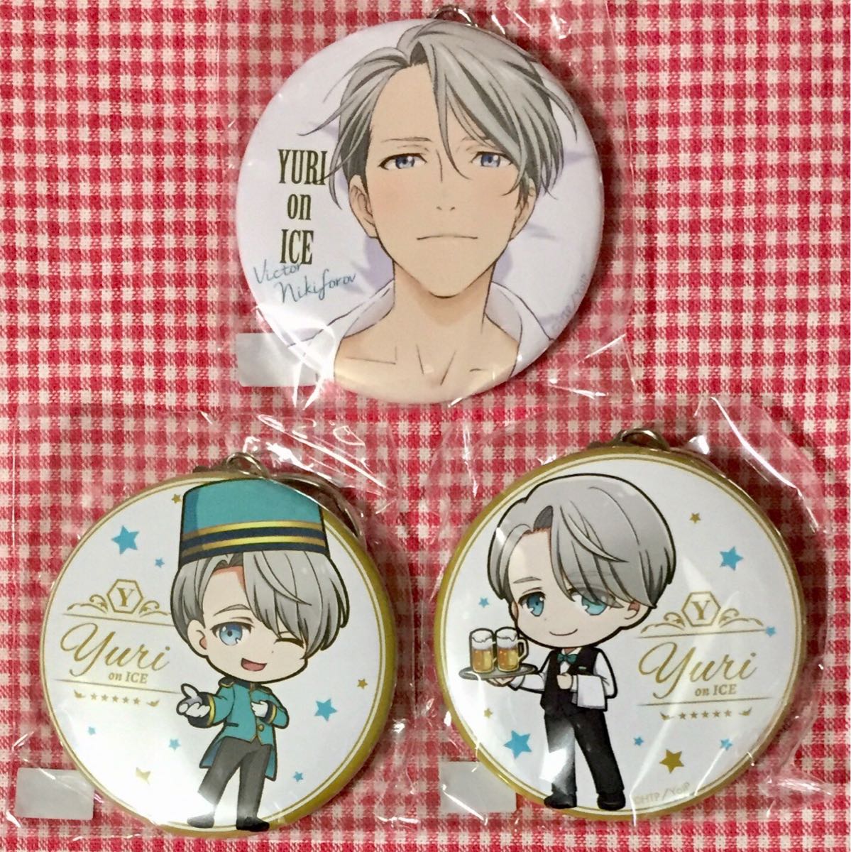 ヴィクトル・ニキフォロフ*缶キーホルダー 3種*Gift*ホテル ver*ユーリ