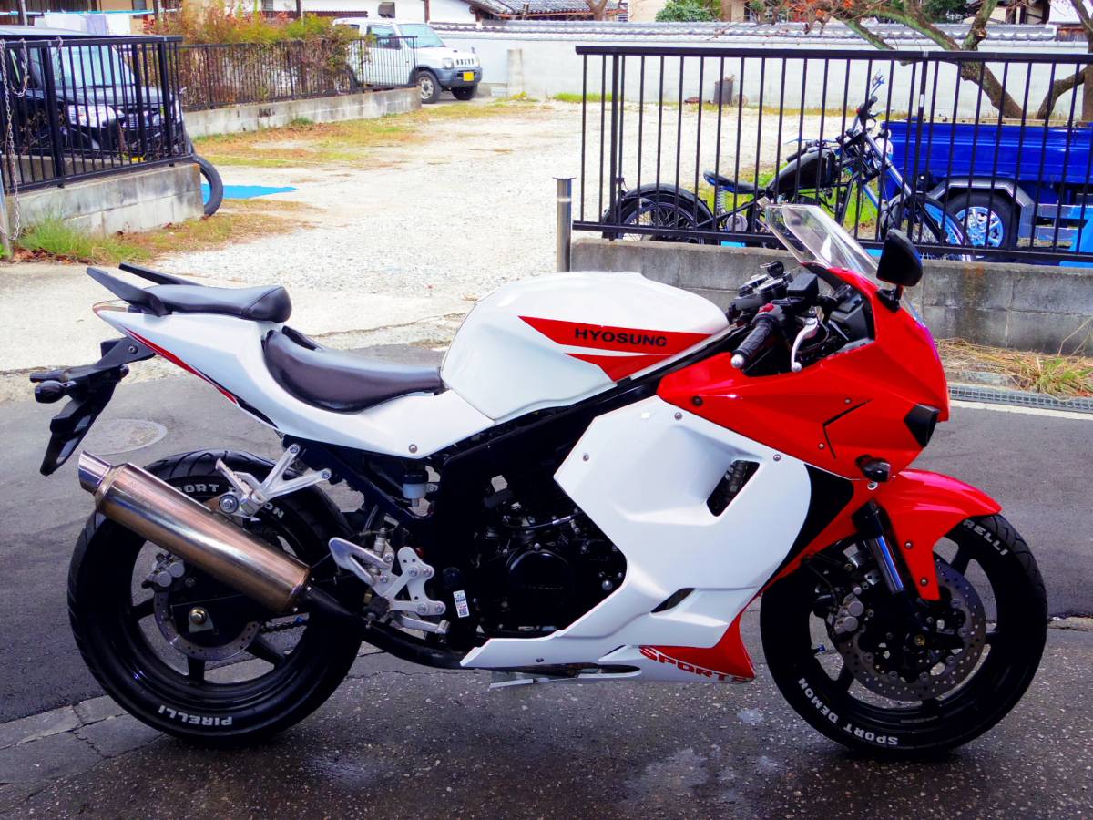 ☆ヒョースンGT250R - FI☆外装良好ピカピカ綺麗☆快調！セル一発 実働 