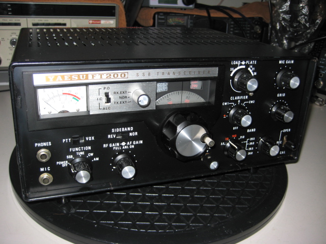 YAESU　 FT-200ジャンク