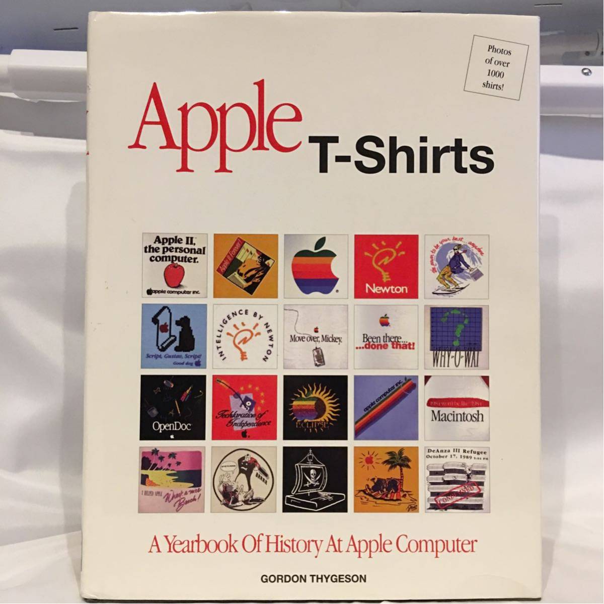 [希少・洋書] Apple T-Shirts 希少 洋書 Apple T-Shirts アップル Tシャツ デザイン集 本 ロゴ
