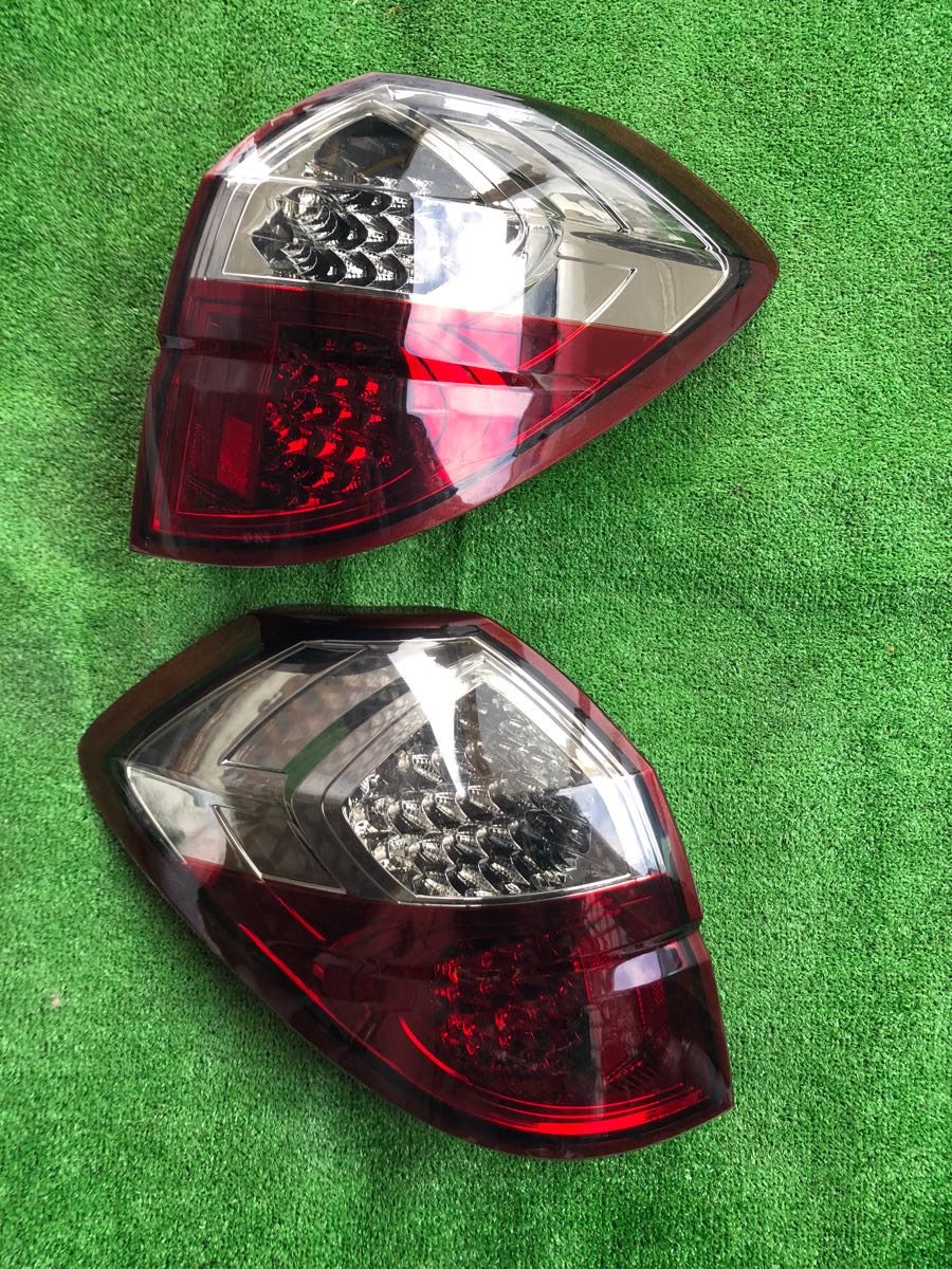 トヨタ アクア NHP10 中期 純正左ヘッドライト ハロゲン KOITO 52