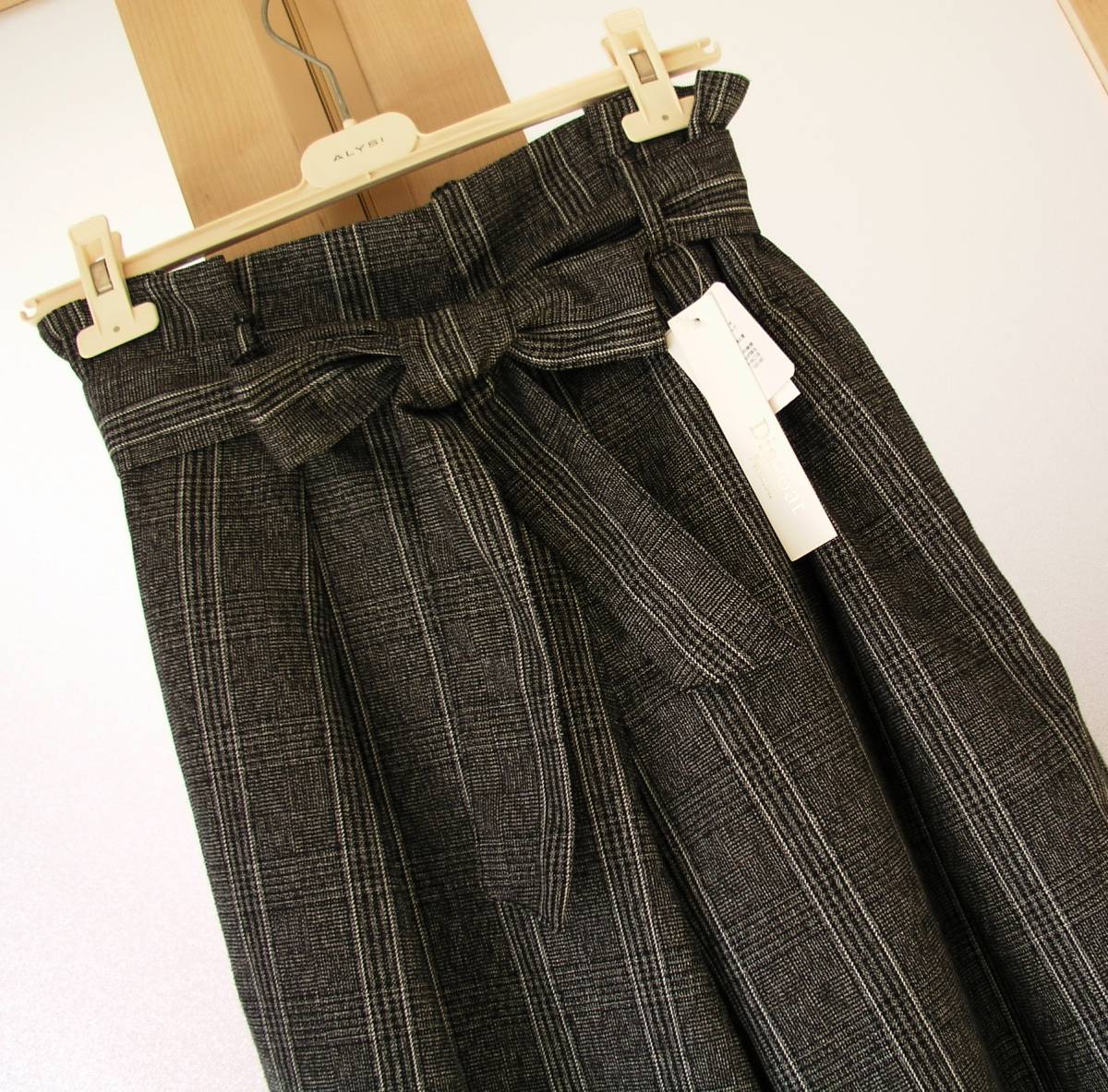 今期物▲素敵*リボンワイドパンツ ／ガウチョパンツ*Ｍ（9～11号）*黒*未使用 ワイドパンツ レディース ベルーナ公式 長 薄手 ４つの機能付ひんやり共布リボン付ワイドパンツ