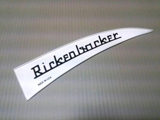 リッケン・プレート ホワイト rickenbacker 90年代325に付いていた