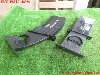 1UPJ-36597810]BMW M5 E60(NB50)ドリンクホルダー 中古