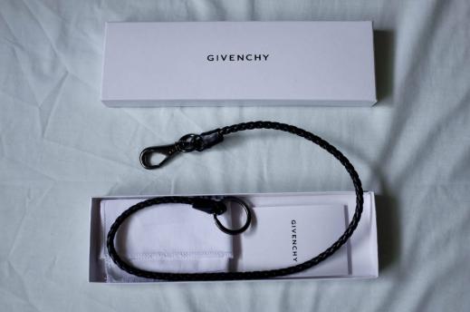 送料無料 GIVENCHY ジバンシィ 編み込みレザーコードウォレット
