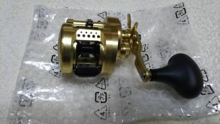 シマノ 15オシアコンクエスト 300HG 右ハンドル新品（税込） 送料無料