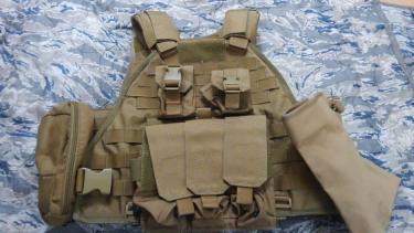 米海兵隊　SPC ボディアーマー　ポーチ付属　TMC製　CB　レプリカ　使用感無し