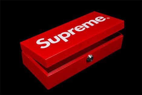 100%新品，大人気 Supreme Lock Box F/W 2011 fw Logo Bogo Supreme Lock Box 金庫 シュプリーム box logo レッド(その他)｜売買されたオークション情報、yahooの商品情報をアーカイブ公開 - オークファン その他
