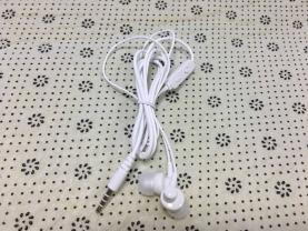 音楽再生　白色 カナル型 密閉型　有線タイプ　ケーブル　インナーイヤー 型通話可能　