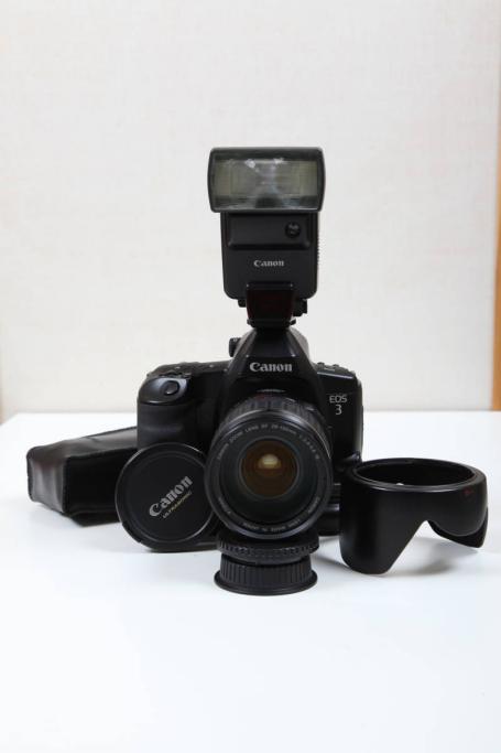 □中古キャノン EOS3 + EF28-135/3.5-5.6スタビライザー +