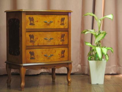 イタリア　象嵌　３段チェスト　猫足　クラシック イタリア象嵌3段チェスト猫足クラシック 豪華 イタリア製 象嵌 猫脚