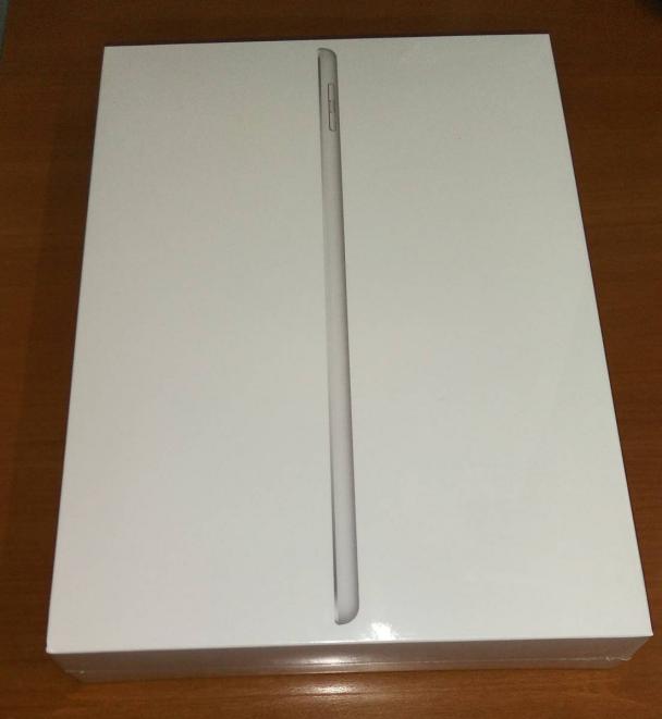 新品　未開封　iPad Wi-Fi 32GB 2017年春モデル MP2G2J/A [シルバー]_1