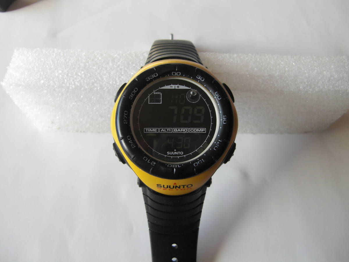スント SUUNTO VECTOR ベクター イエロー 腕時計 Vector 極美品 