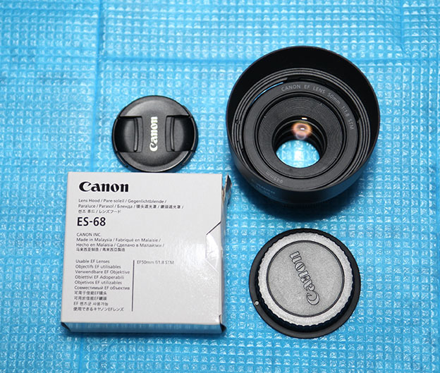 超美品　Canon EF50mm F1.8 STMレンズフード ES-68付き