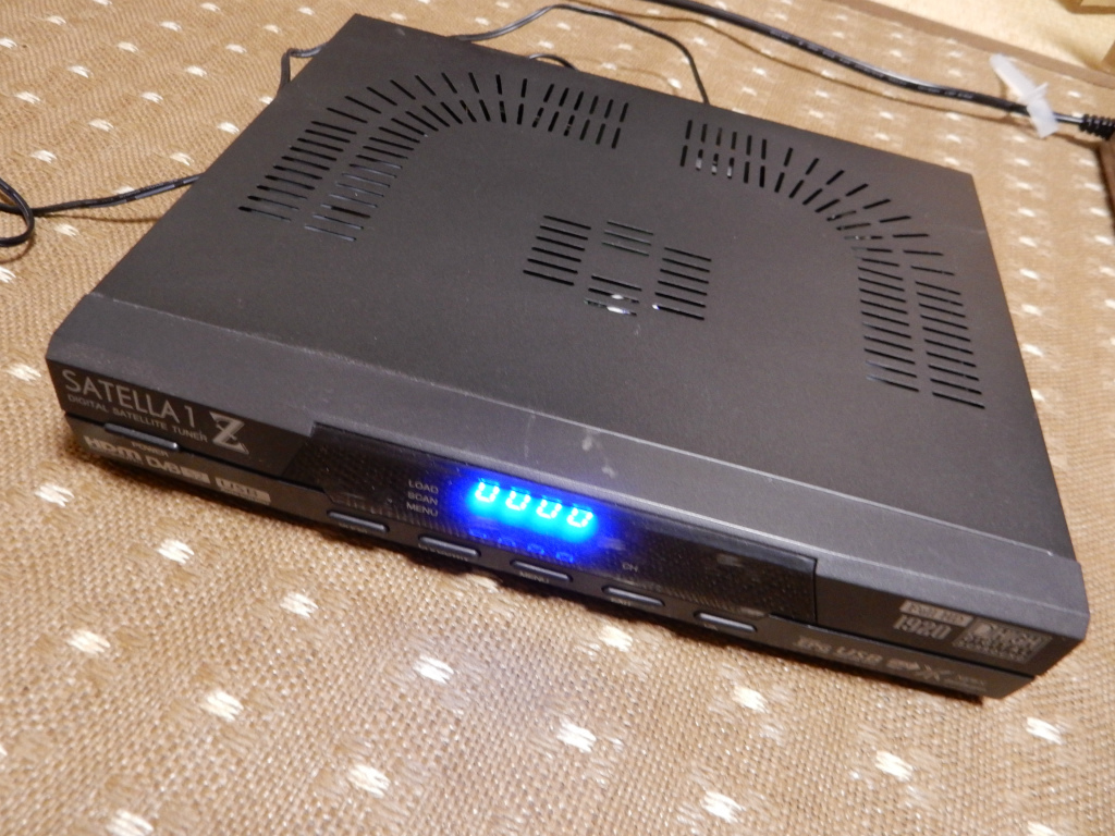 その他 SATELLA1z サテラ1 Z】【SATELLA 1 Z】Digital Satellite Tuner for FTA 中古品