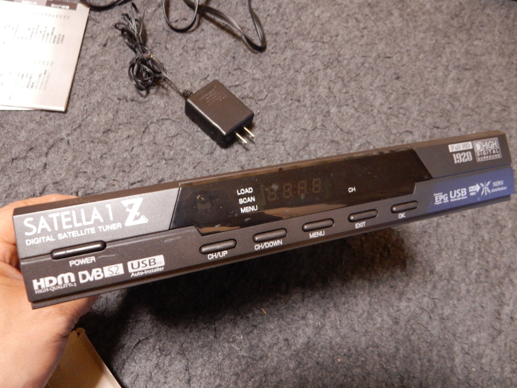 サテラ1 Z】【SATELLA 1 Z】Digital Satellite Tuner for FTA 中古品