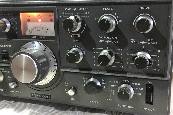 ジャンク トリオ TRIO TS-520D トランシーバー アマチュア無線機