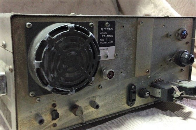 ジャンク トリオ TRIO TS-520D トランシーバー アマチュア無線機