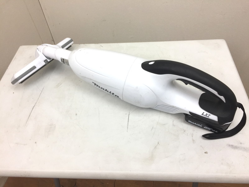 ☆中古品☆makita マキタ 14.4V 充電式クリーナー MCL143D バッテリー1