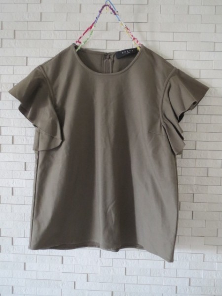 SACRA サクラ カーキの半袖トップス size38 SACRA（サクラ）Tシャツ 
