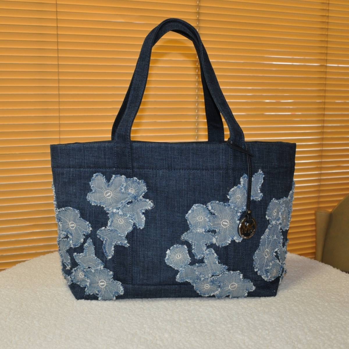 新品 MICHAEL KORS マイケルコース 花柄 デニム生地 大容量 トート