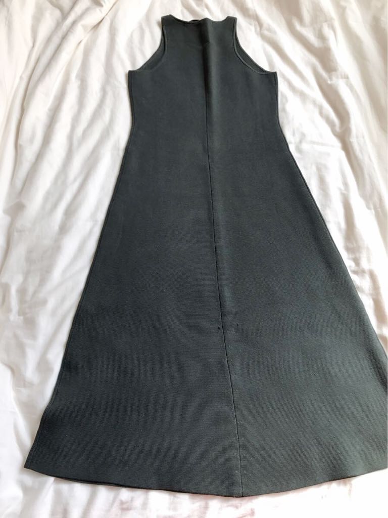 試着のみ ユニクロ Uniqlo U ユニクロユー ルメール ミラノリブ ワンピース Mサイズ カーキ オリーブグリーン 女性用 売買されたオークション情報 Yahooの商品情報をアーカイブ公開 オークファン Aucfan Com