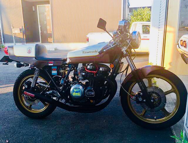 Z400FX外装 カフェレーサー仕様　ロングタンク　　シングルシート 中古】Z400FX オリジナル外装セット FRPロングタンク オリジナル