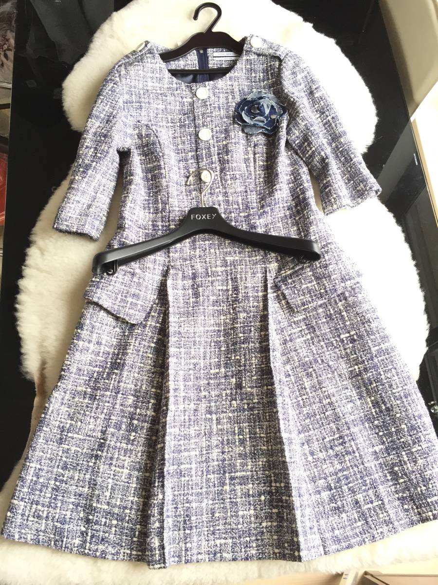 即決 FOXEY フォクシーニューヨーク 完売コサージュ装飾付きツイード