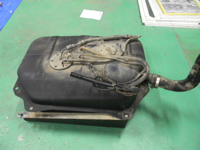 ジムニー JA11 燃料タンク 燃料ポンプ 良好品 セット SJ30 JA71 JA12