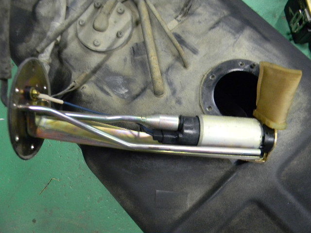 ジムニー JA11 燃料タンク 燃料ポンプ 良好品 セット SJ30 JA71 JA12