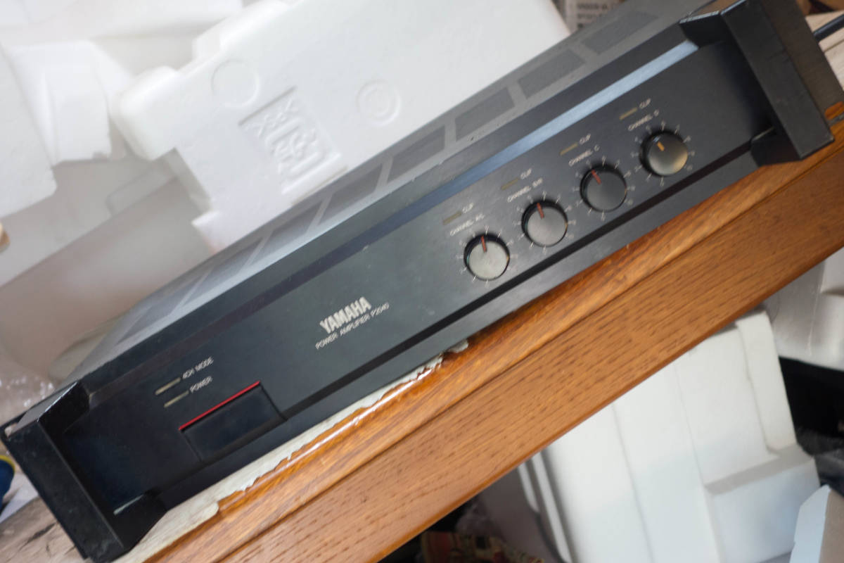 YAMAHA P2040 パワーアンプ ヤマハ 2CH⁄4CH 2ch⁄4chパワーアンプ 