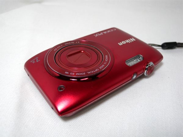 Nikon COOLPIX S3500 デジタルカメラ ニコン、光学7倍&6色カラバリ