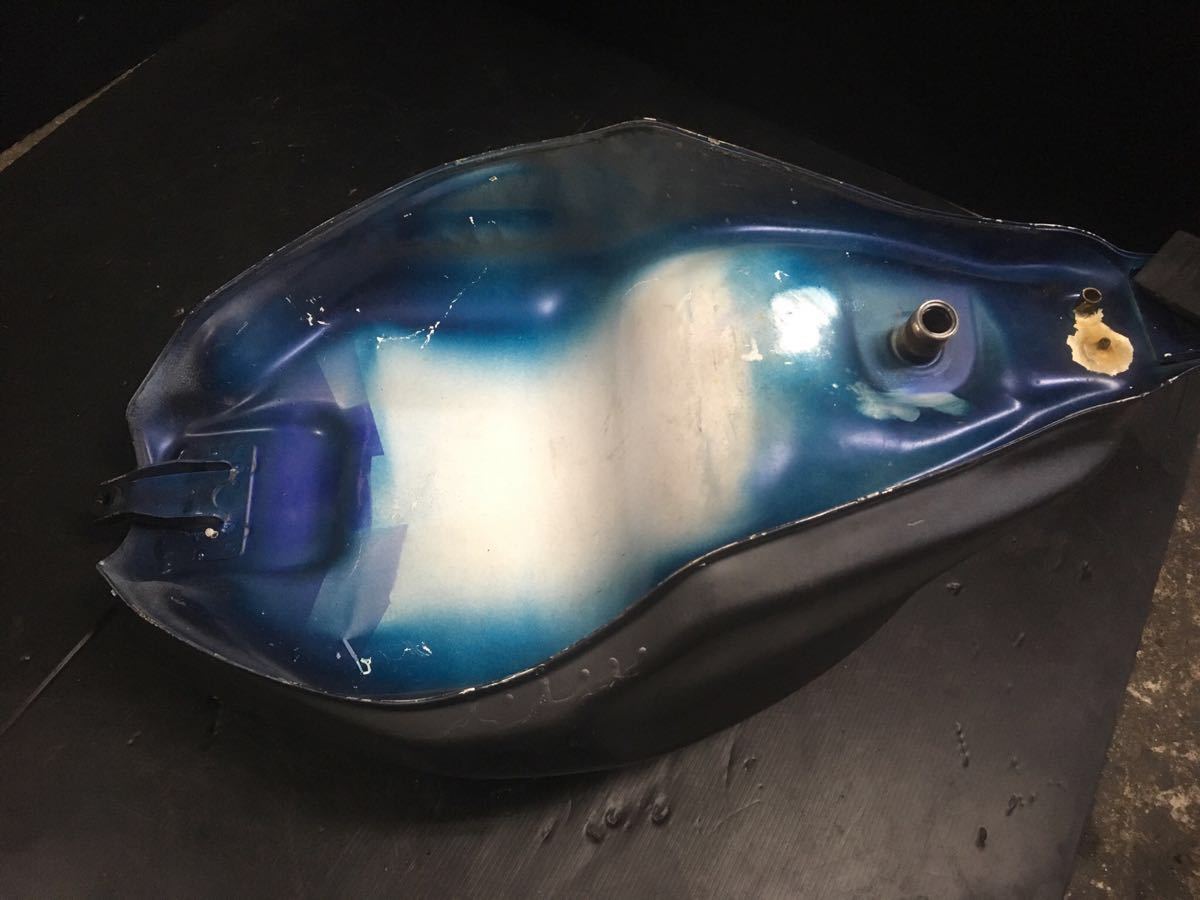 燃料タンク ホンダ ＣＢＲ２５０ＲＲ ＭＣ２２ 横浜市 直接引き取り可能