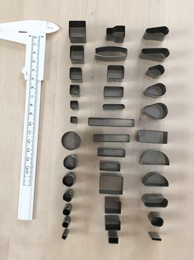 レザークラフト 型抜き 37個 セットポンチ 穴あけ 工具 ケース付き_2
