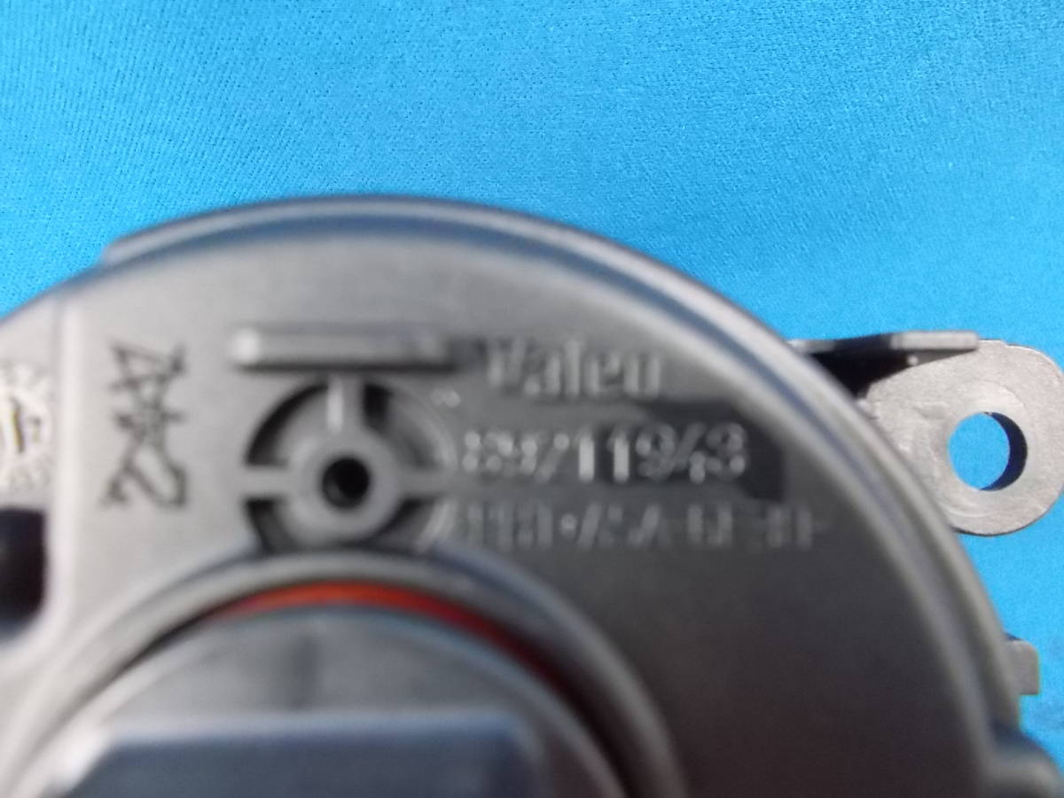 新車はずし/中古】 スズキ純正フォグランプ 左右 Valeo 89211943