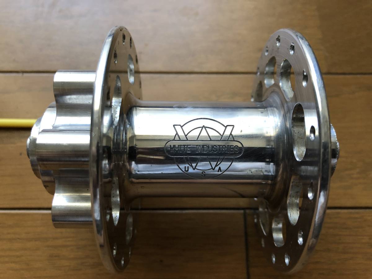 ホワイトインダストリーズ White Industries MTBフロントハブ 32H