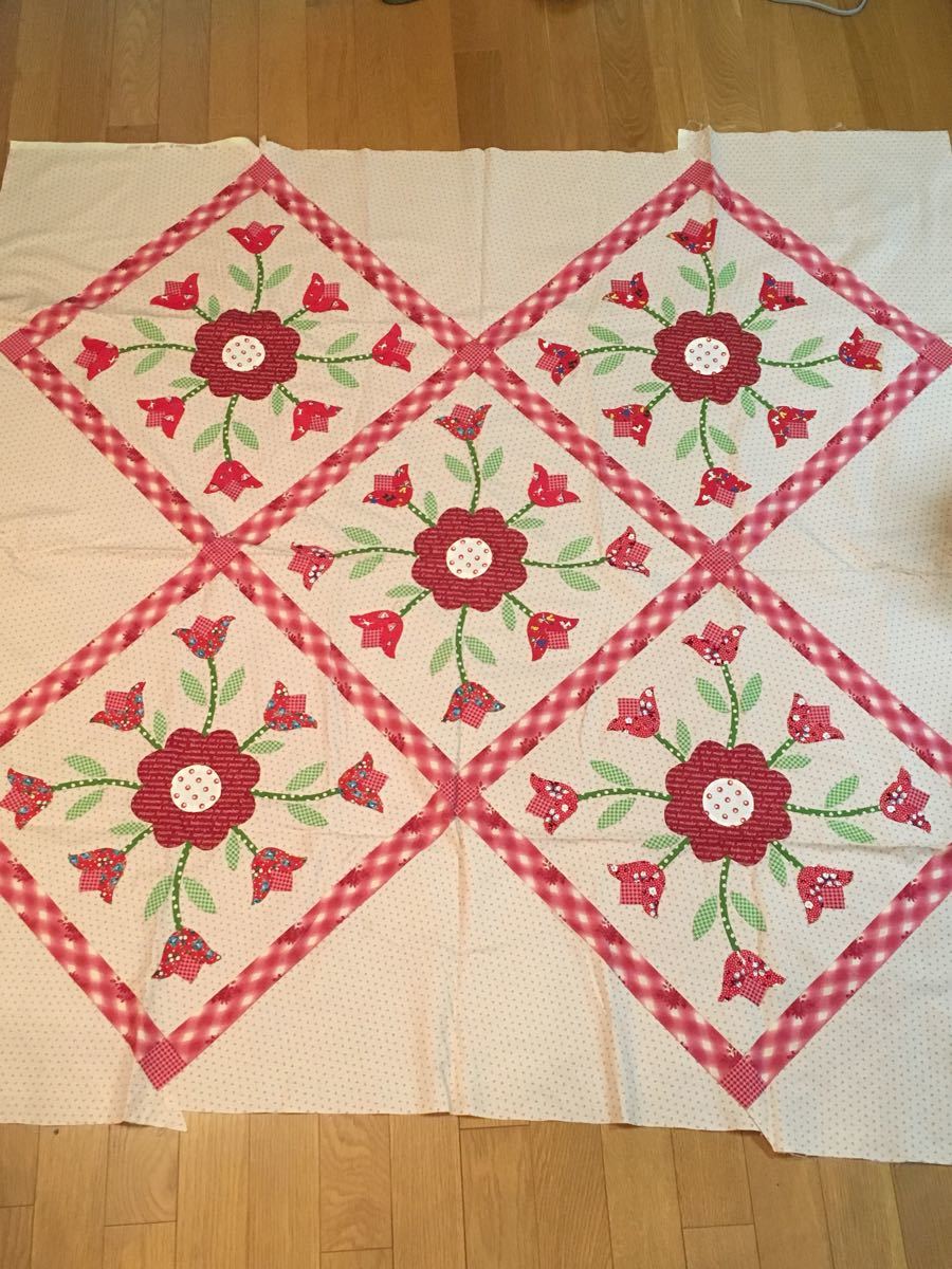 ☆パッチワークキルトトップ☆未完成☆花柄アップリケ_1