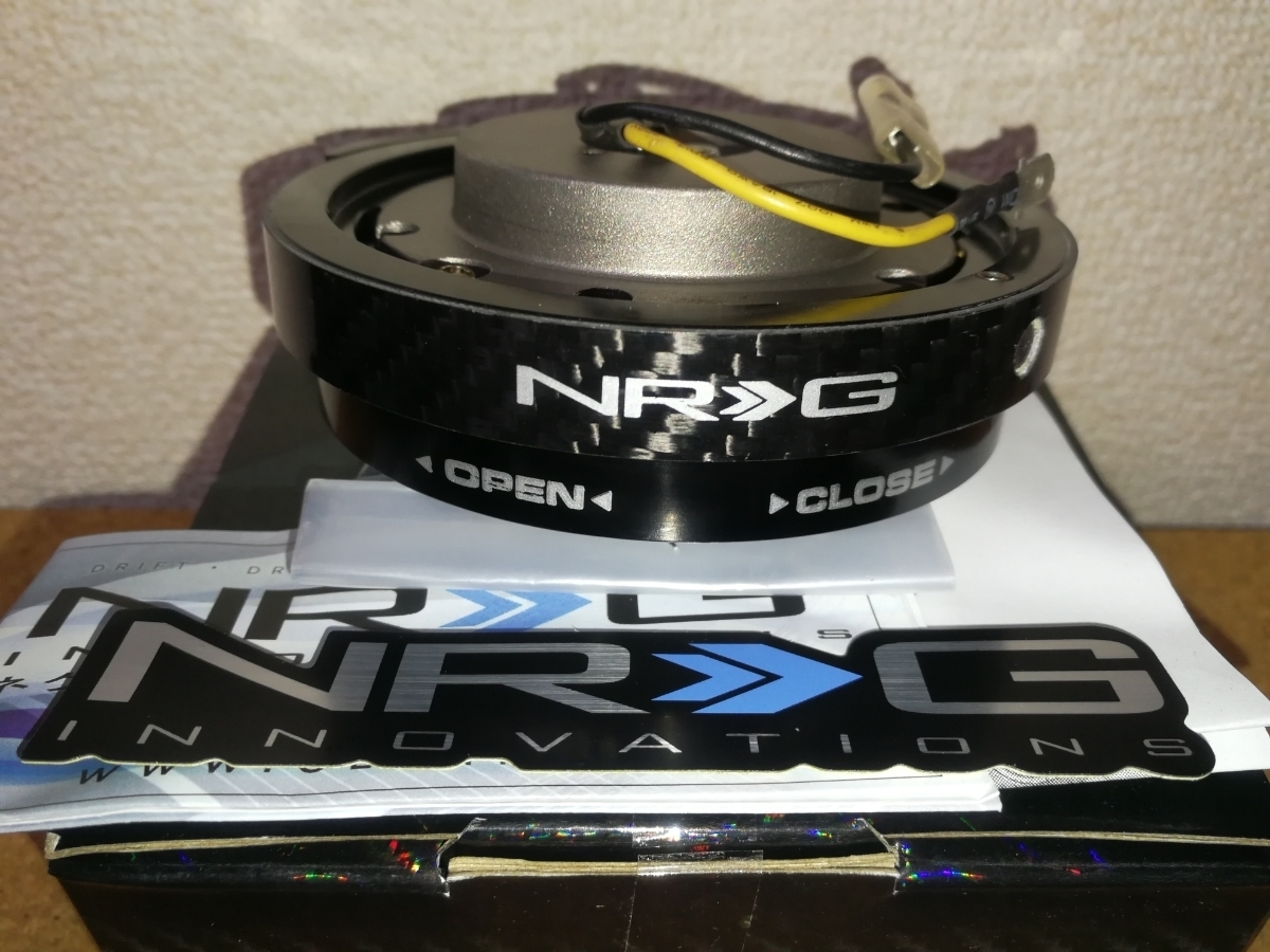 新品】NRG クイックリリースボス SRK400カーボン【モモナルディ