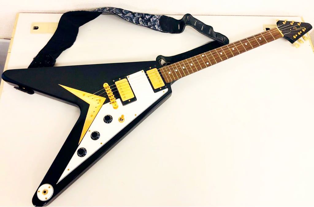 ☆中古ギター☆ケース付き☆ Bacchus バッカス フライングV エレキギター 100387 音出未確認 レザー