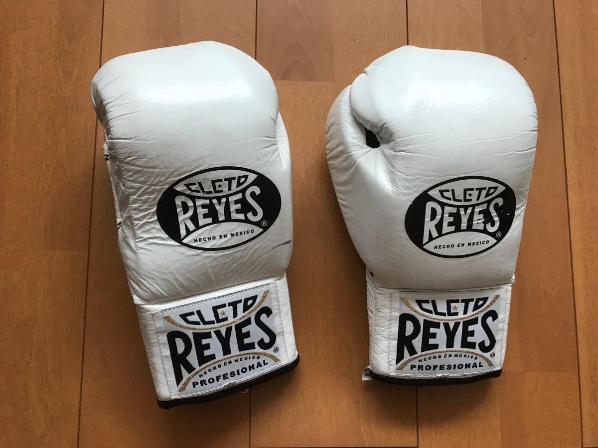 【極美品】REYES 8ozレイジェス ボクシング グローブ ホワイト 白 REYES（レイジェス）製ボクシンググローブ8oz（白）