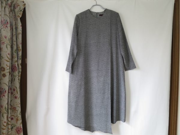 全国無料，本物保証 詩仙堂 ひった柄 ちりめん風 ワンピース ヒトシタムラ Hitoshi Tamura 縮緬風(Mサイズ)｜売買されたオークション情報、yahooの商品情報をアーカイブ公開 - オークファン Mサイズ