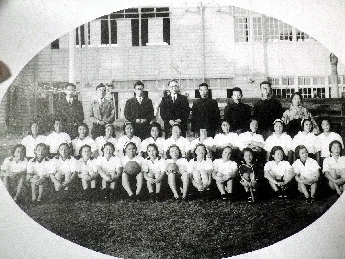 戦中女学校写真帖 昭和18年 土崎高等女学校 卒業記念写真帖 戦中女学校写真帖 昭和18年 土崎高等女学校 卒業記念写真帖